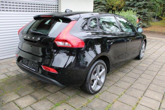Volvo V40 T2 Momentum  LED Navigation Klimaautomatik P