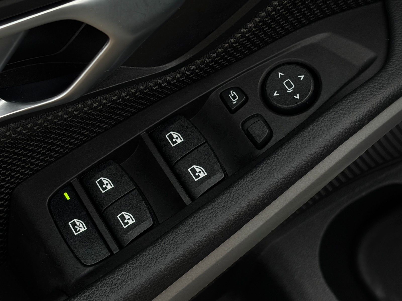 Fahrzeugabbildung BMW 330e Touring ACC HuD HiFi CAM 3Z-Klima CarPlay