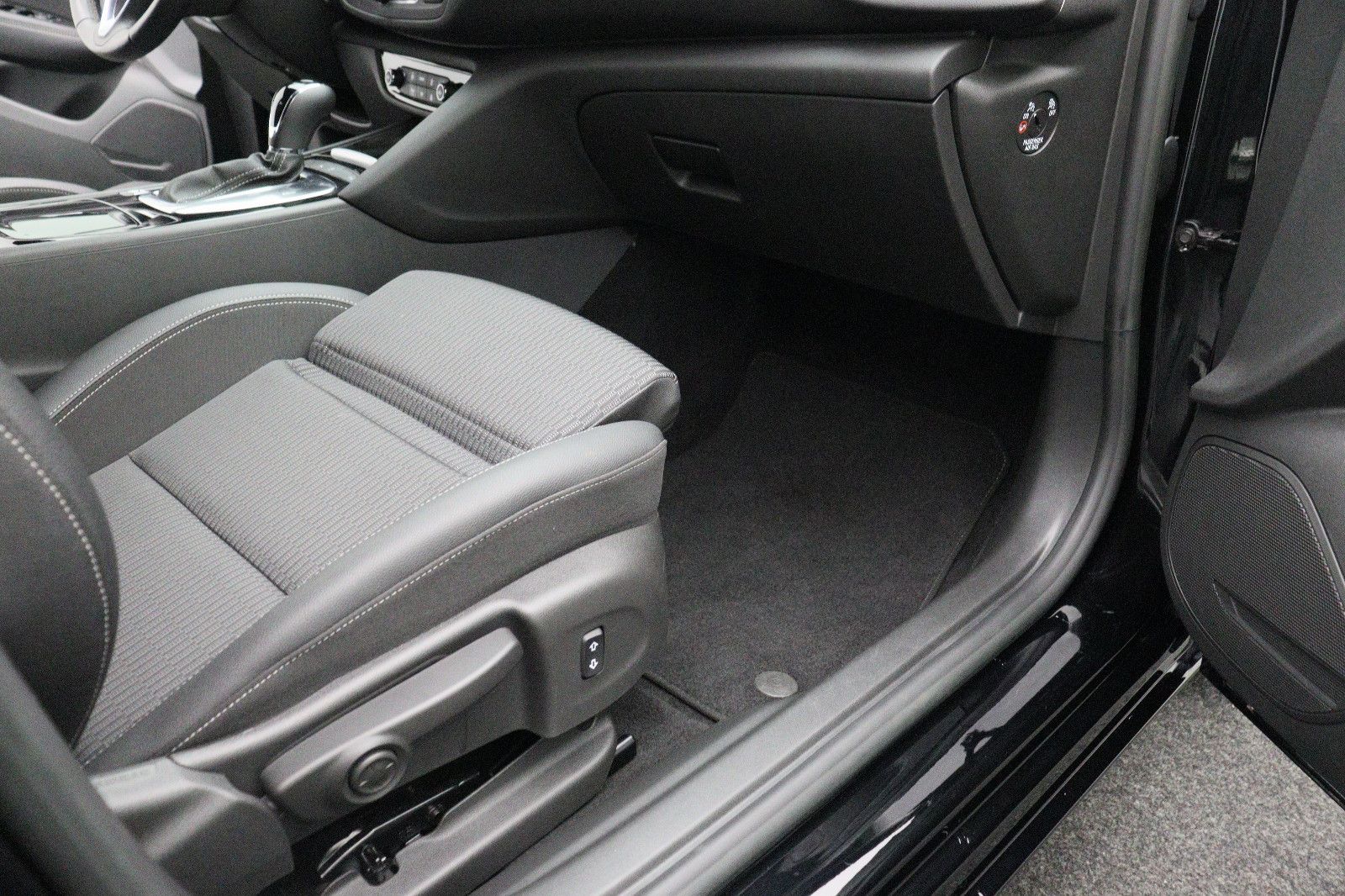 Fahrzeugabbildung Opel Insignia B Sports Tourer 2.0 Elegance