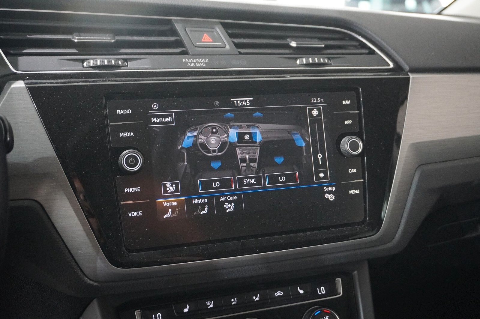 Fahrzeugabbildung Volkswagen Touran 1.5 TSI COMFORTL. DSG 7-SITZE NAVI/SH/DAB