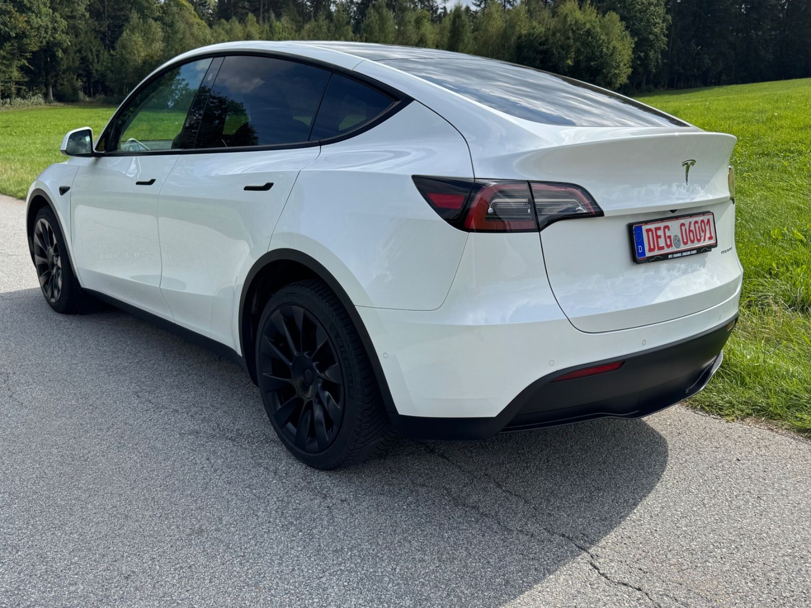 Tesla Model Y Long Range Dual AWD ALLRAD 20" AHK MWST. imagem 3