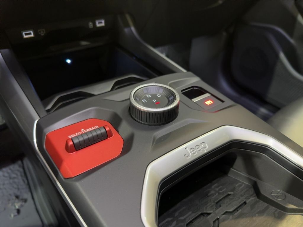 Fahrzeugabbildung Jeep Compass Elektro FIRST EDITION Sicherheits-Paket,