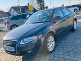 Audi A4 Lim. 1.8 T *KLIMA*PDC*SHZ*TEMPOMAT* - Audi A4: K8