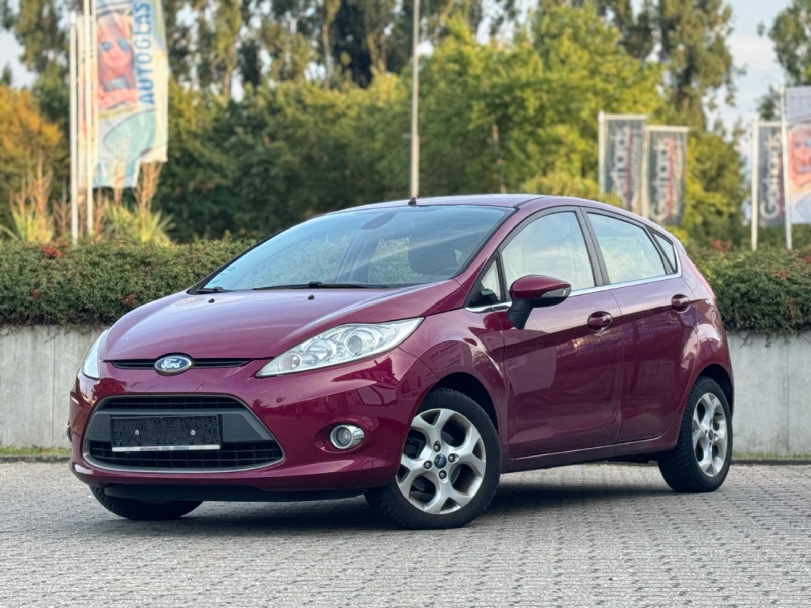 Ford Fiesta Titanium*AUTOMA*KLIMAAUT*SHZ*BLUET*TÜV*