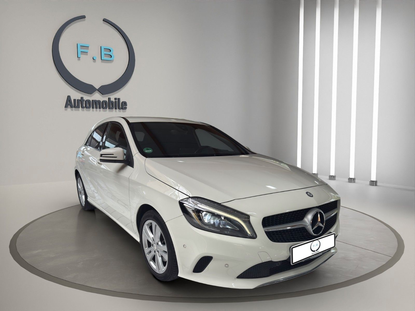 MERCEDES-BENZ A 180
