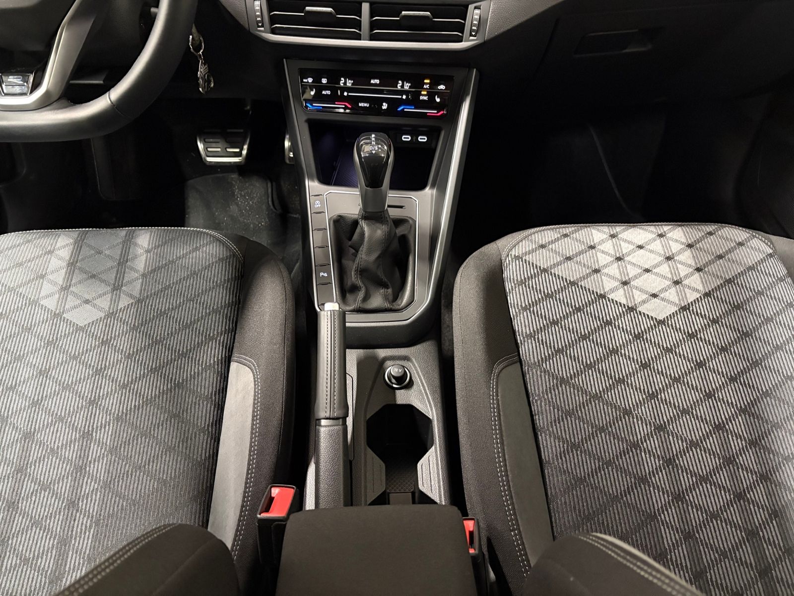 Polo R-Line 1.0 TSI DSG LED NAVI ACC SHZ