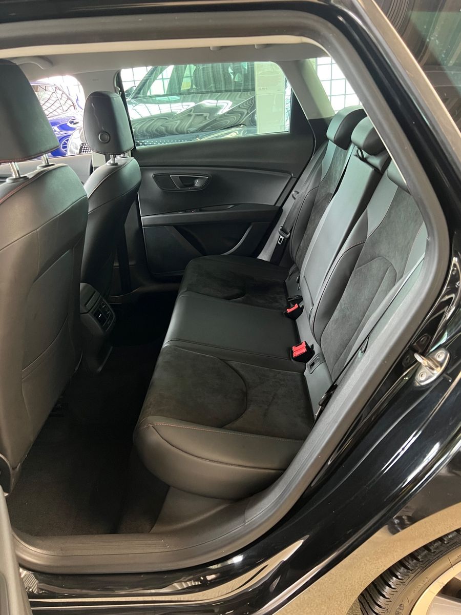 Fahrzeugabbildung SEAT Leon ST FR 2.0 TDI DSG AUTOMATIK *LED*1.HAND*