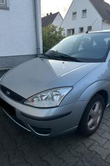 Ford Focus 1.4| Benzin| TÜV 08/26| Allwett... - Ford Focus aus 2003: Kleinwagen