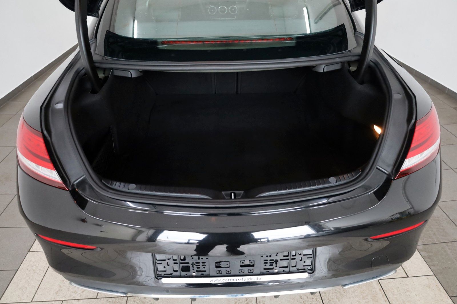 Fahrzeugabbildung Mercedes-Benz C 200 d Coupe, AMG-Line,Navi,Kamera,CarPlay,+WR