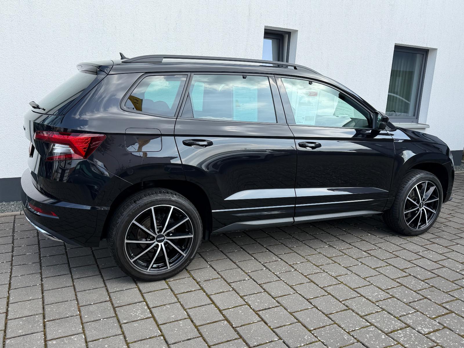 Skoda Karoq 1.5 TSI DSG Sportline (Navi,SH,PDC,ACC)