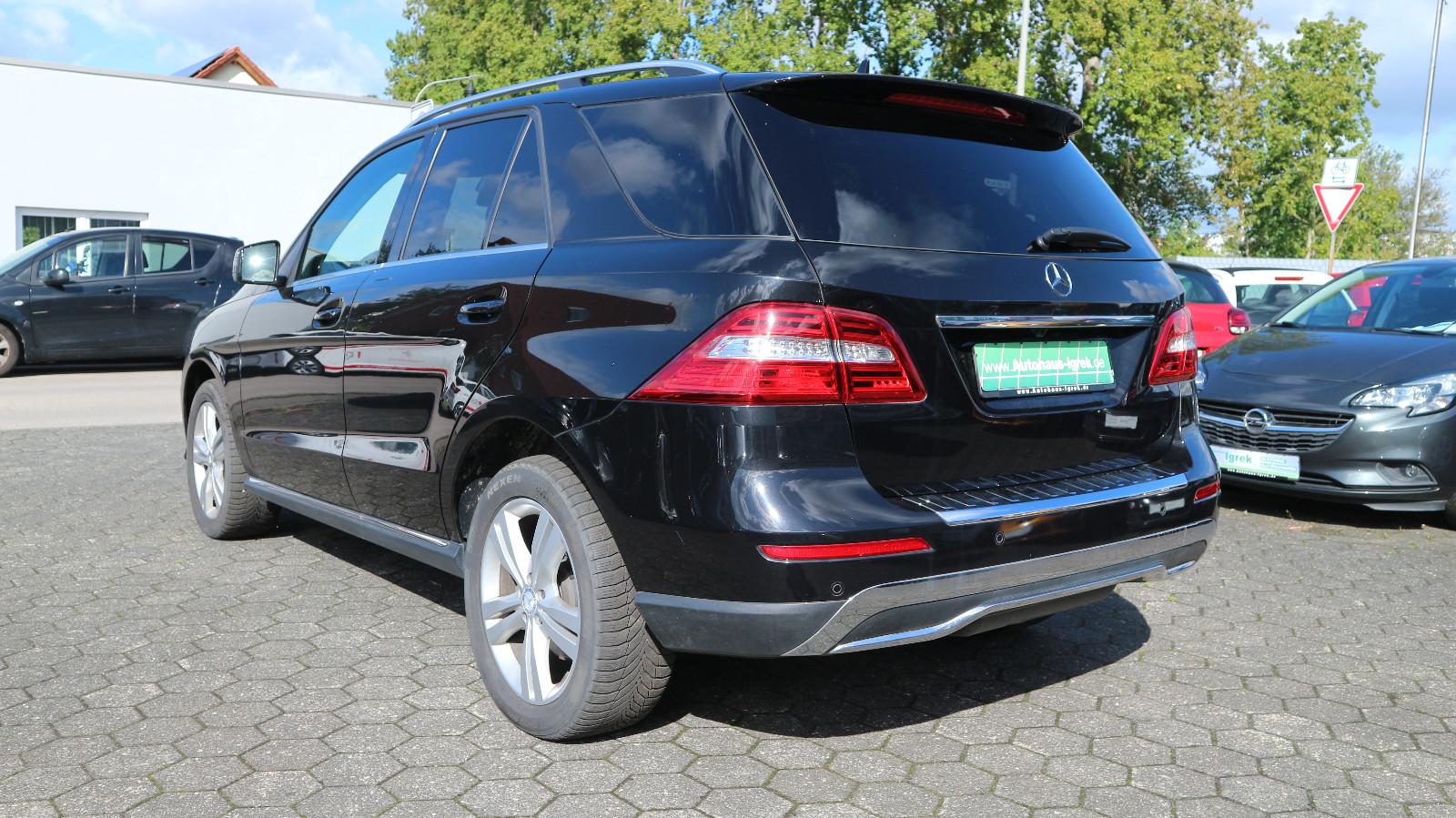 Mercedes-Benz ML 350 CDI BlueTec 4Matic AHK/Leder/NAVI/Xenon..