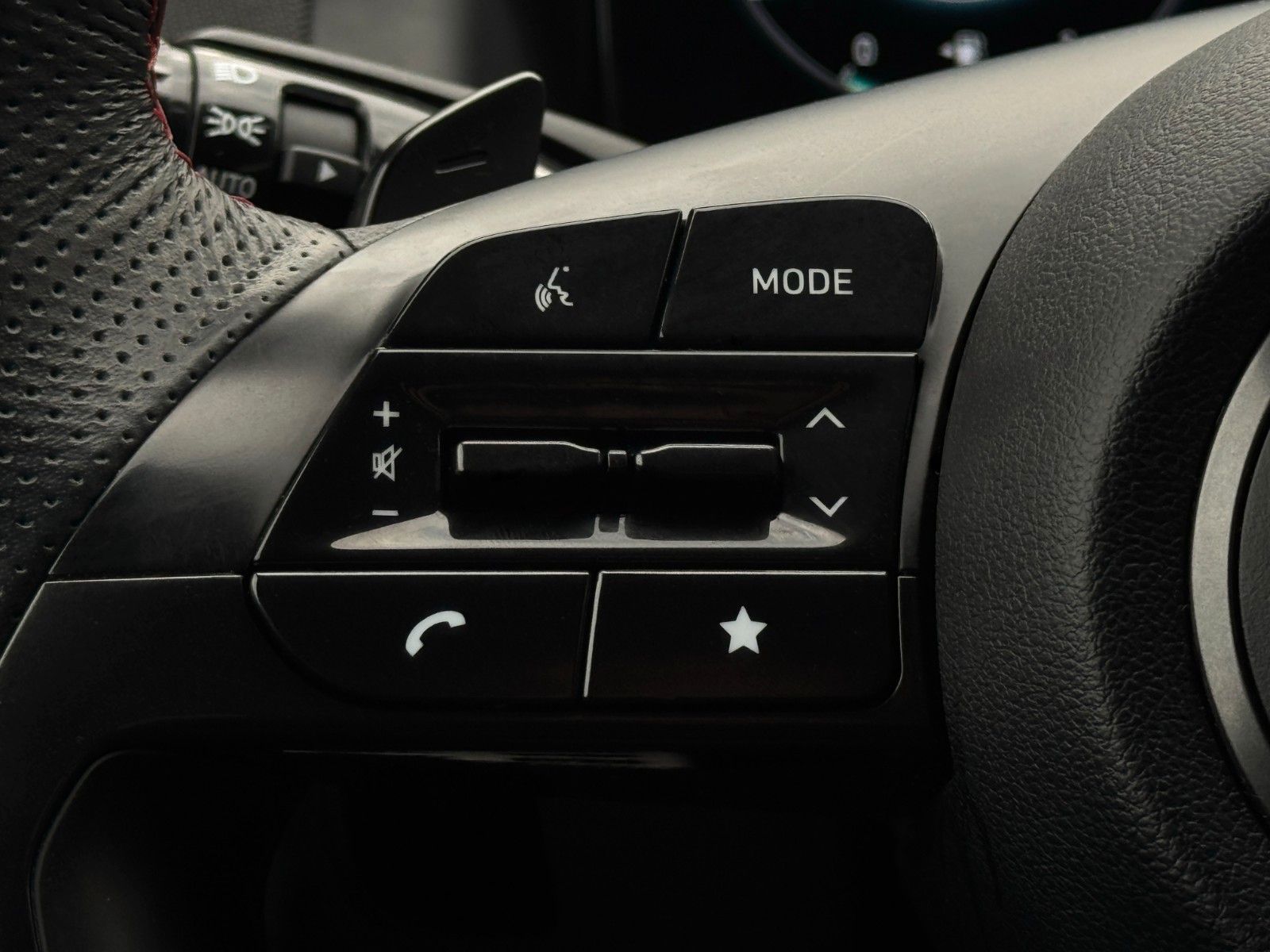 Fahrzeugabbildung Hyundai Tucson 1.6 T-GDI N-Line PHEV 4WD KRELL CAM ACC