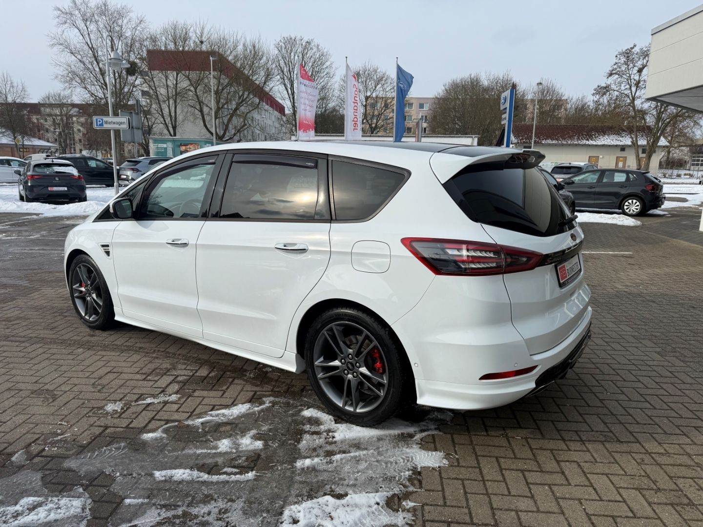 Fahrzeugabbildung Ford S-Max ST-Line ACC LED TWA RFK Pano AHK Navi el.