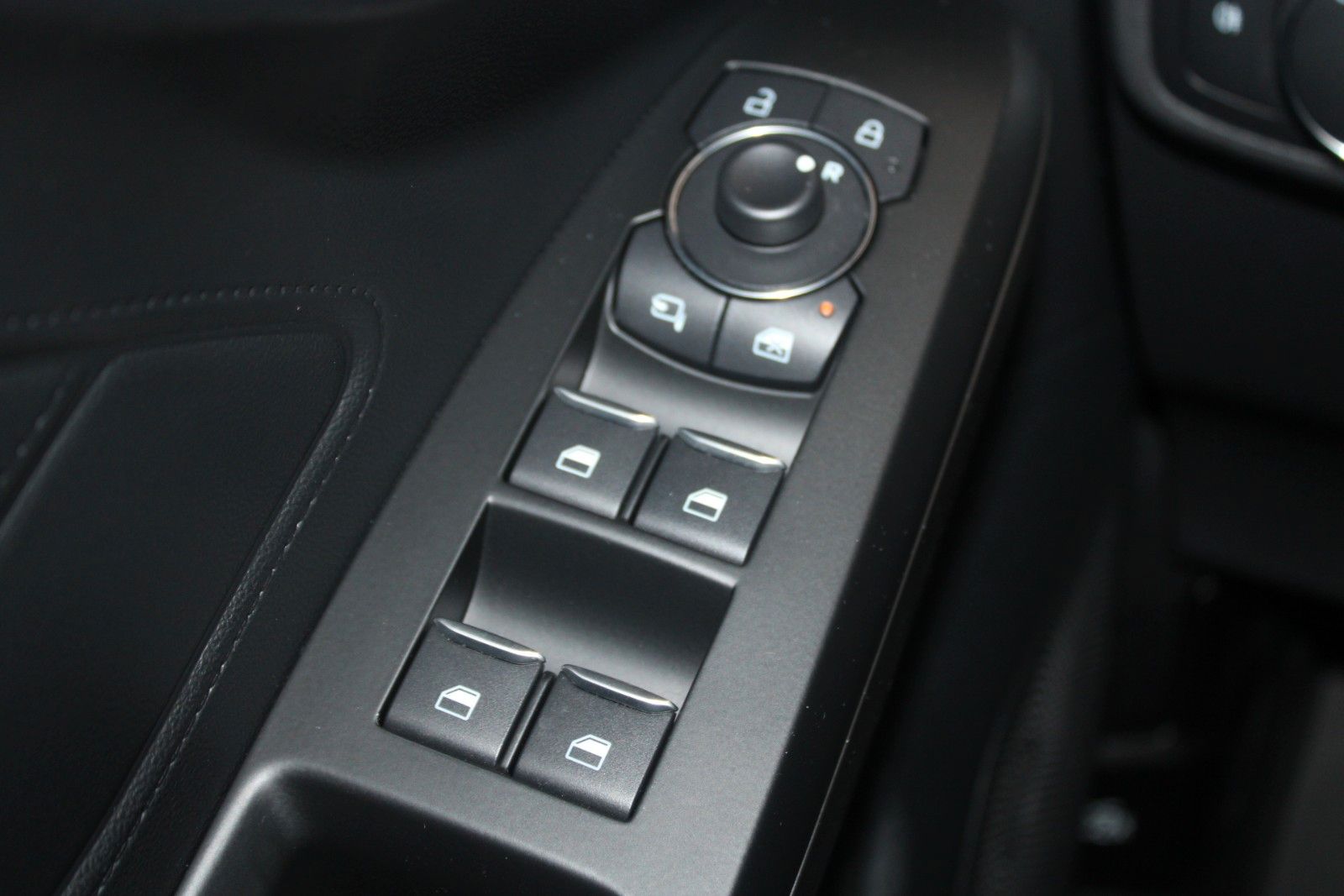 Fahrzeugabbildung Ford Focus ST X Aut. Matrix-LED HUD B&O WinterPak uvm