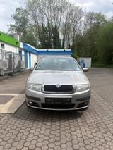 Skoda Fabia 1.4 16V 59 kW Ambiente Sedan Ambiente - Skoda: Sedan