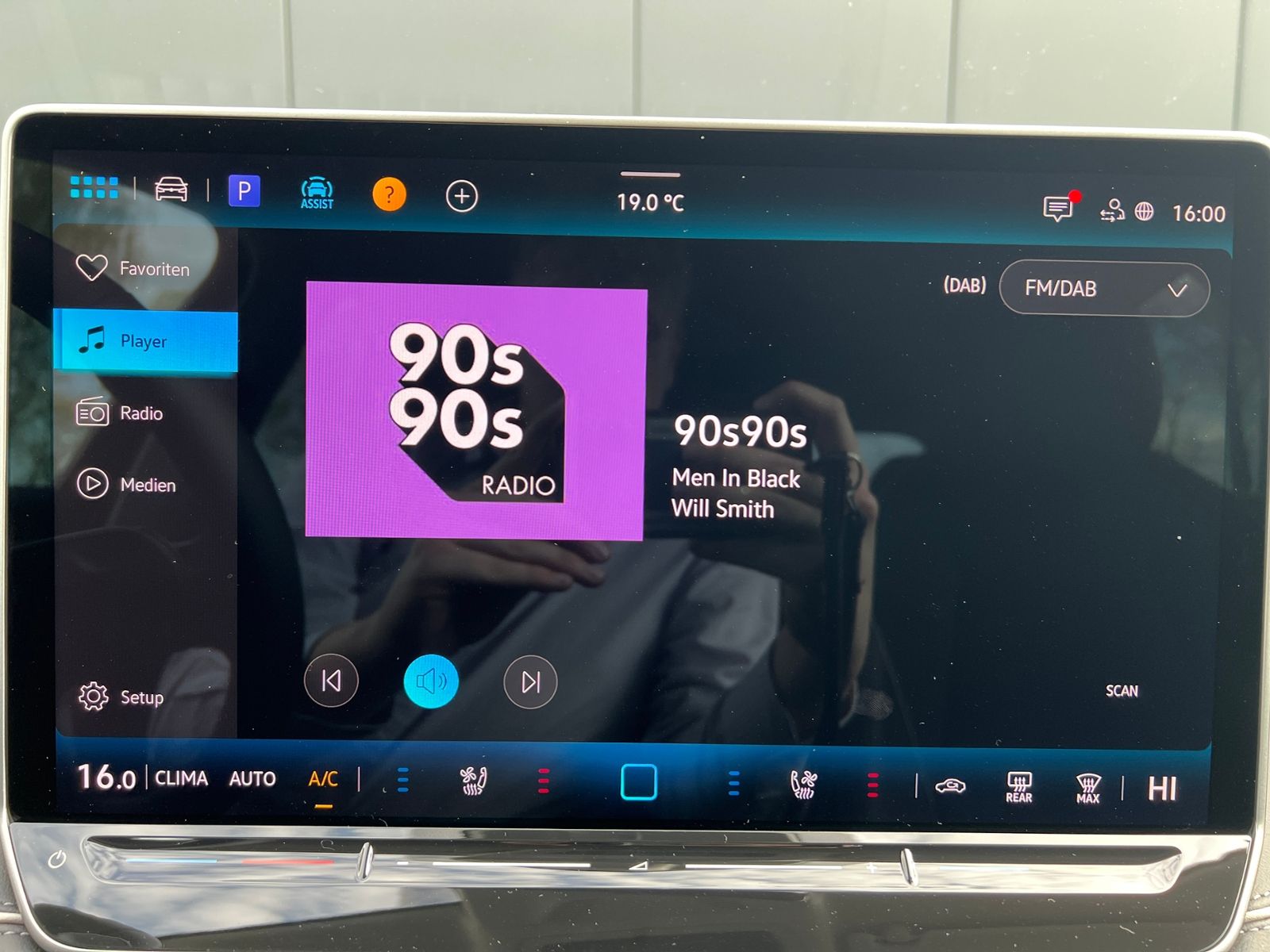 Fahrzeugabbildung Volkswagen Passat Variant Elegance 1.5 eTSI DSG *AHK, ACC,