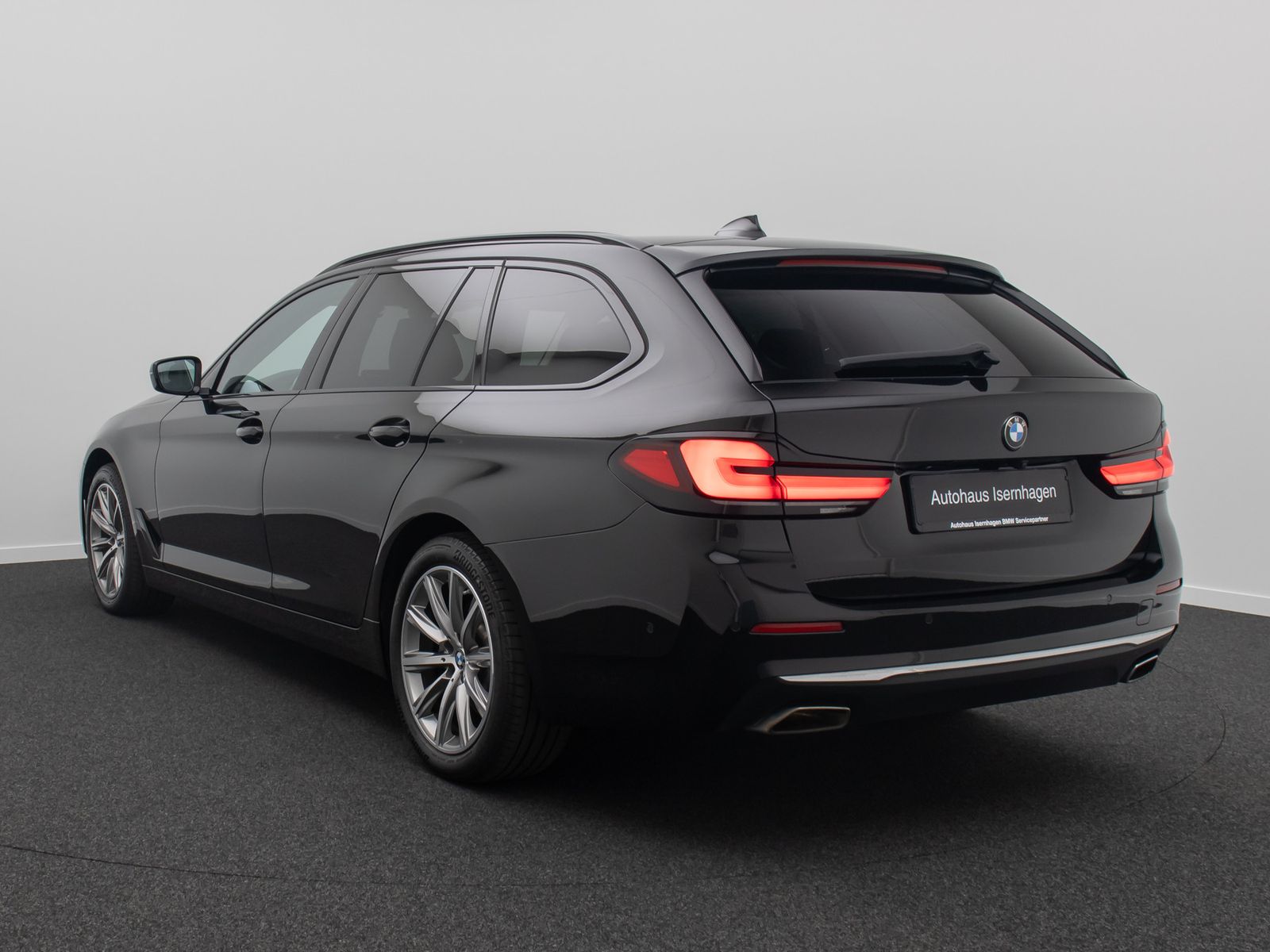 Fahrzeugabbildung BMW 530i xD Luxury Line DAB Kamera HiFi Sportstz 18"