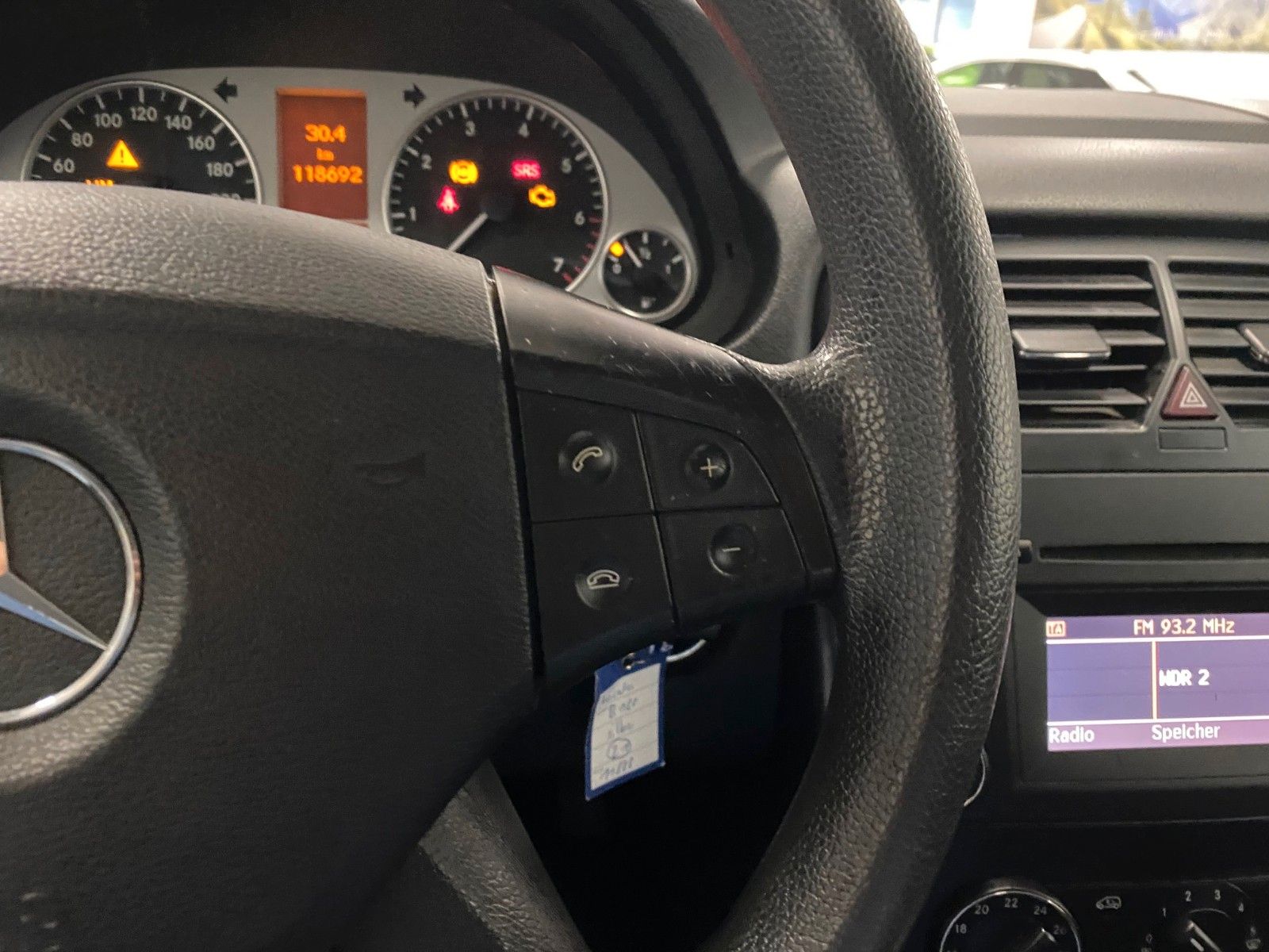 Fahrzeugabbildung Mercedes-Benz B 180 Autotronic+BLUETOOH FREISPRECHEINRICHTUNG