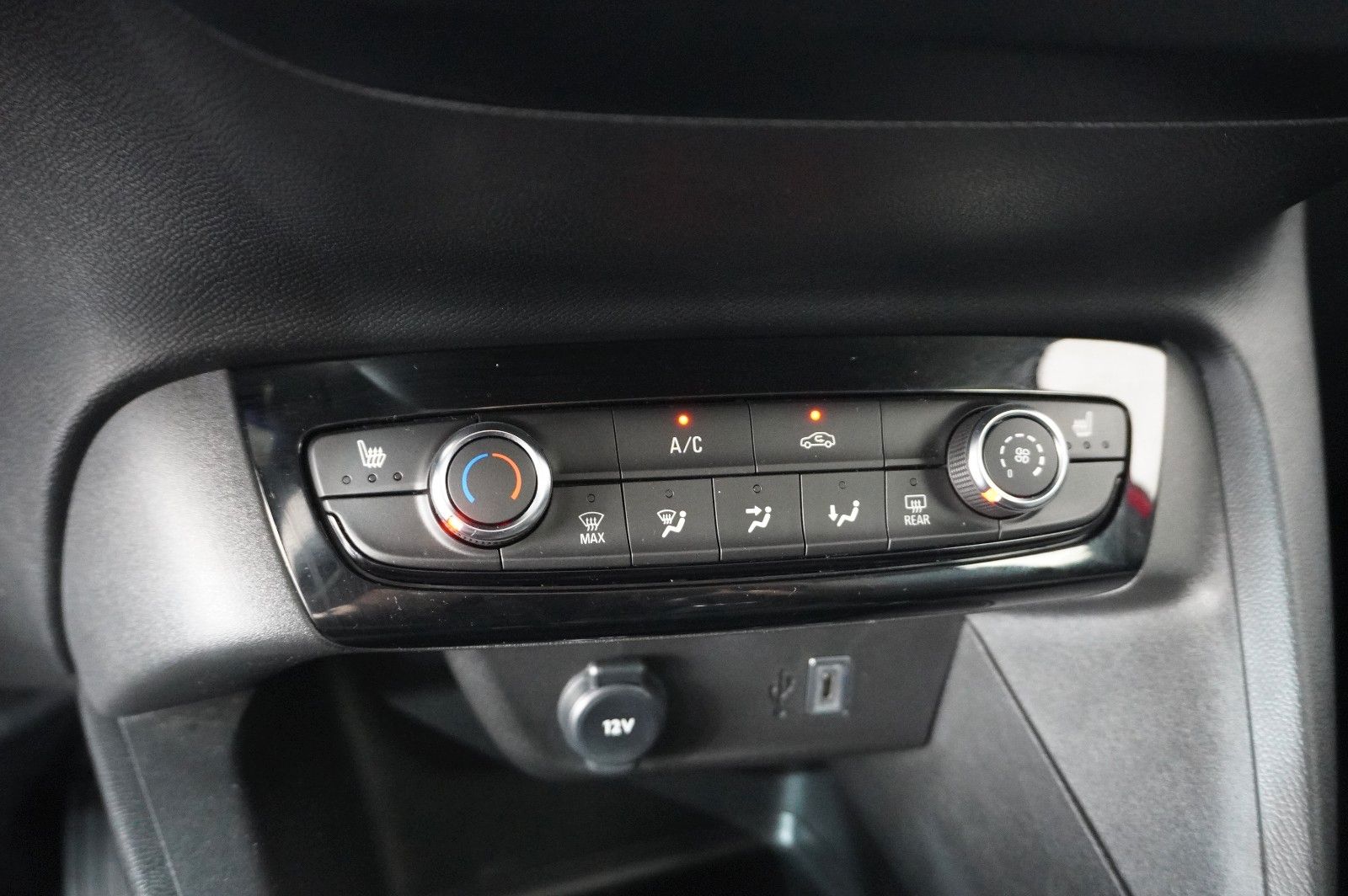 Fahrzeugabbildung Opel Corsa F 1.2 FACELIFT NAVI/LED/KAMERA/VIRTU./DAB+