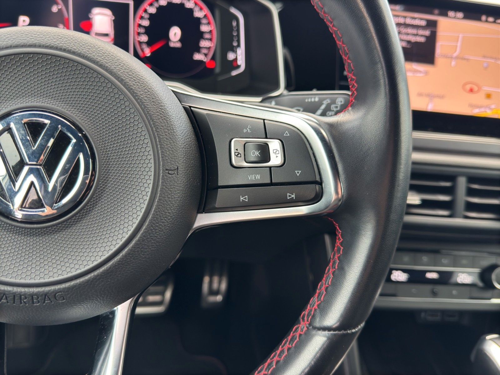 Fahrzeugabbildung Volkswagen POLO GTI 2.0TSI DSG KEYLESS KAM ACTIVEINFO BEATS