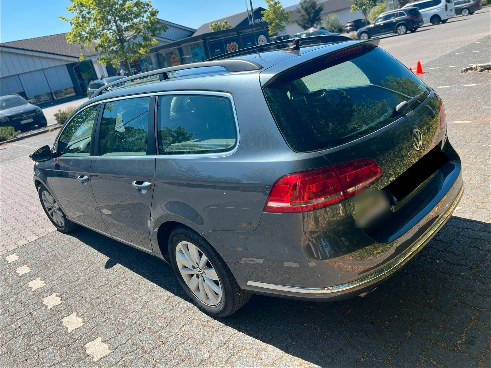 Volkswagen Passat 2013 — салон