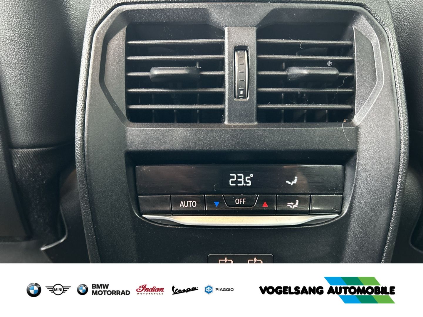 Fahrzeugabbildung BMW 318 iTouring,M Sport,HeadUp,Rückfahrk.,DrivingAs