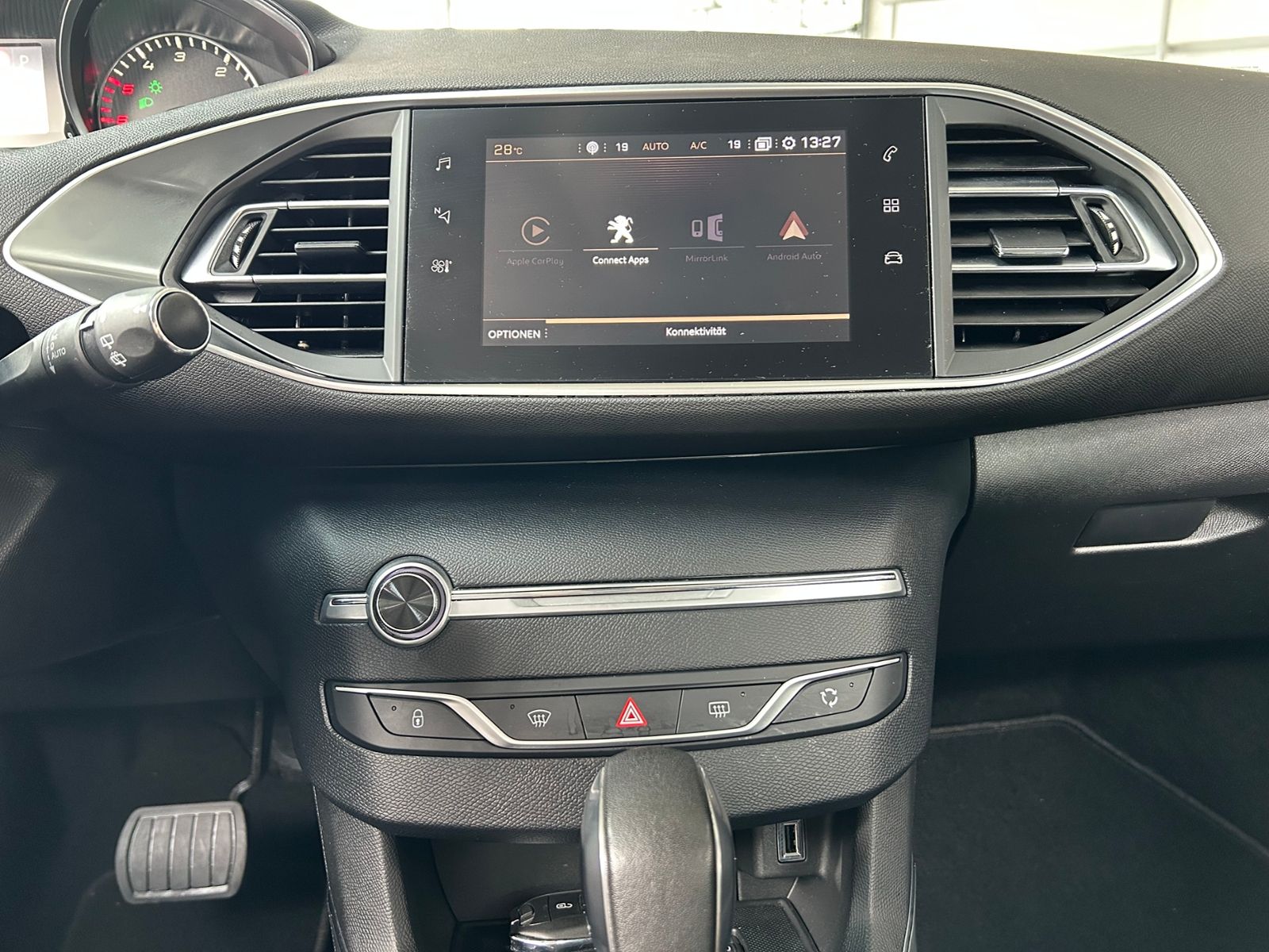 Fahrzeugabbildung Peugeot 308 SW Allure KLIMA LED NAVI  ALU