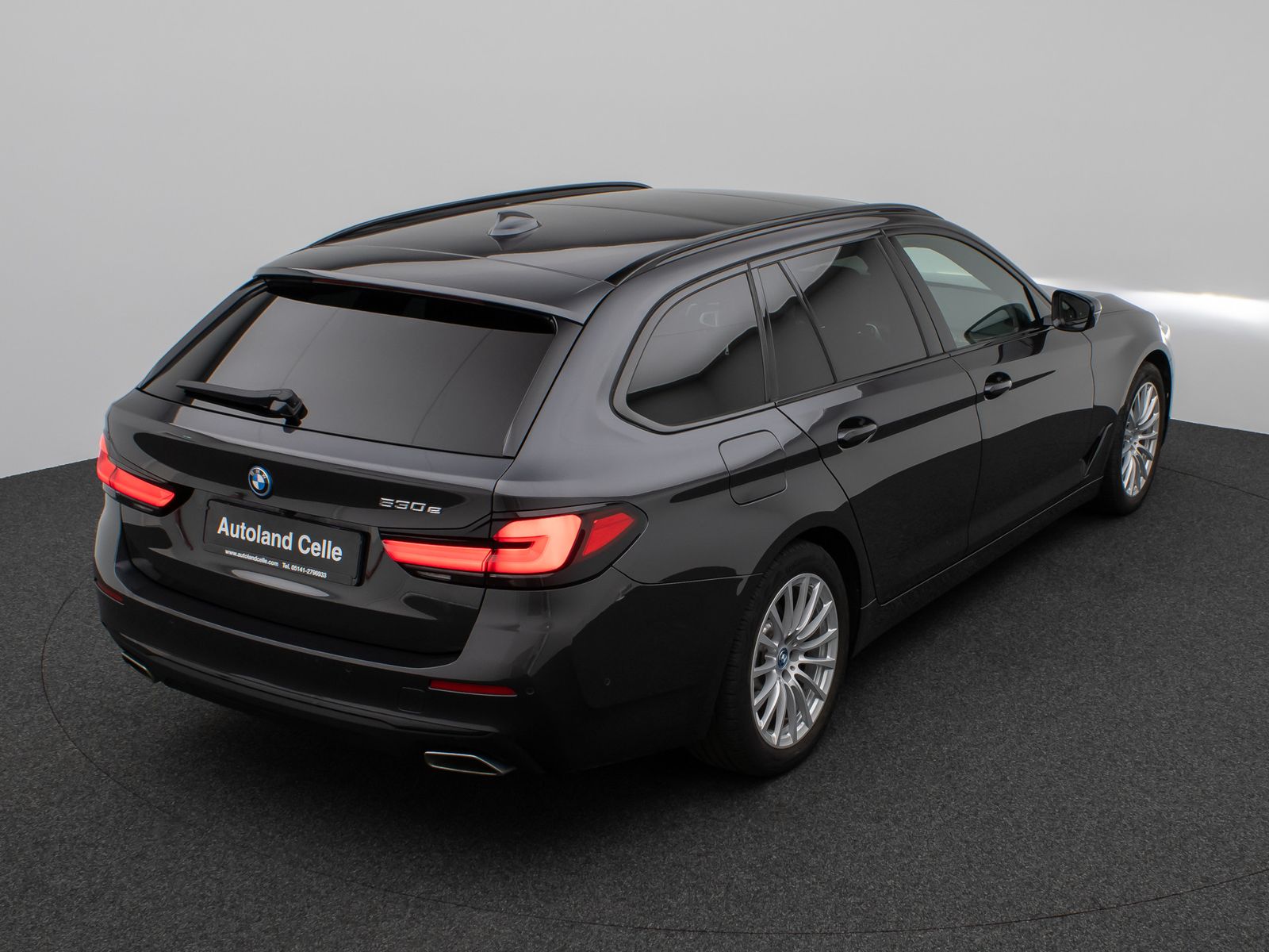 Fahrzeugabbildung BMW 530e Panorama Kamera DAB H/K WLAN Alarm Sport