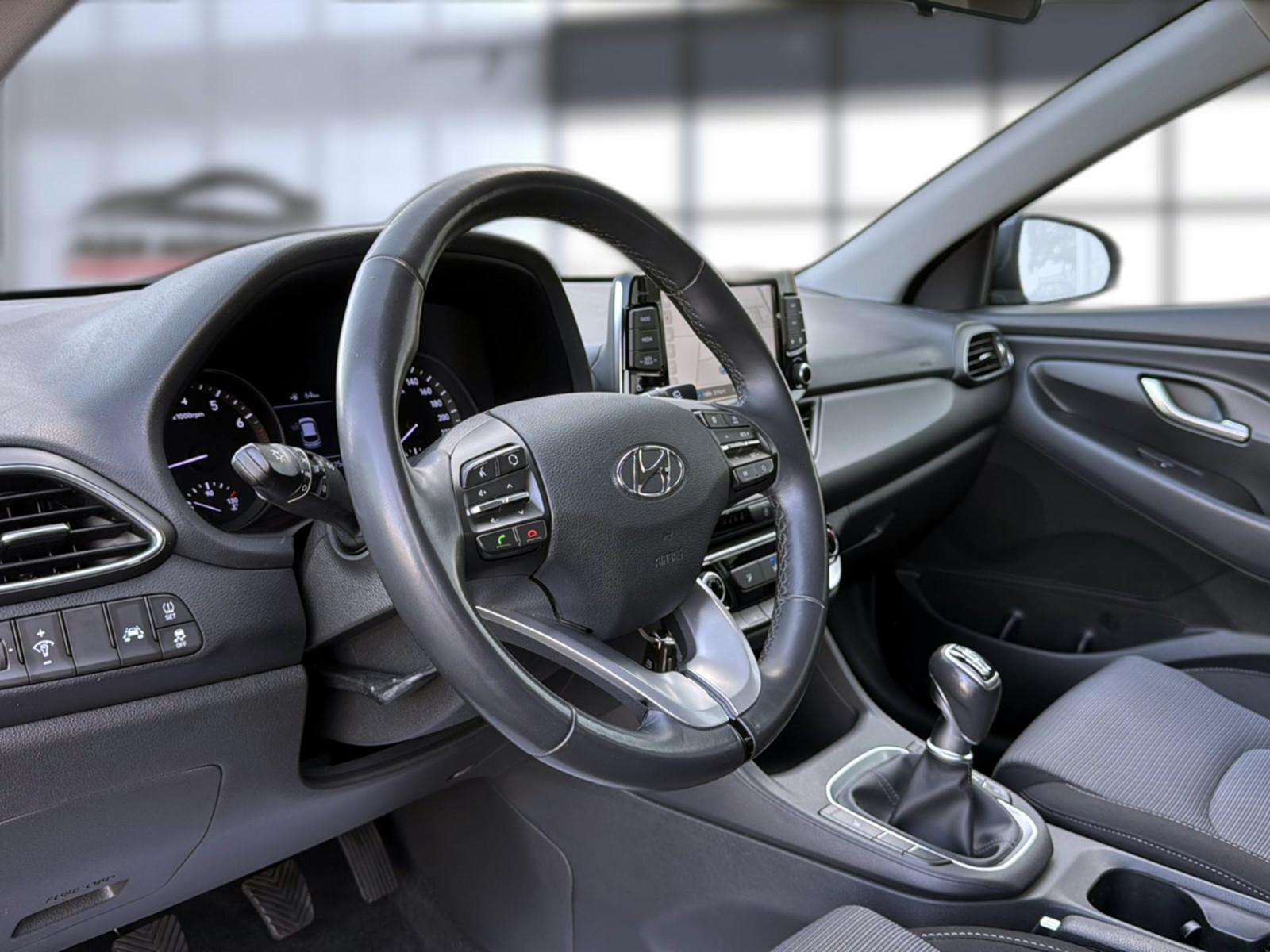 Hyundai i30 cw Trend+NAVI+KLIMA+PDC+KAMERA+AHK+ALU+75TKM
