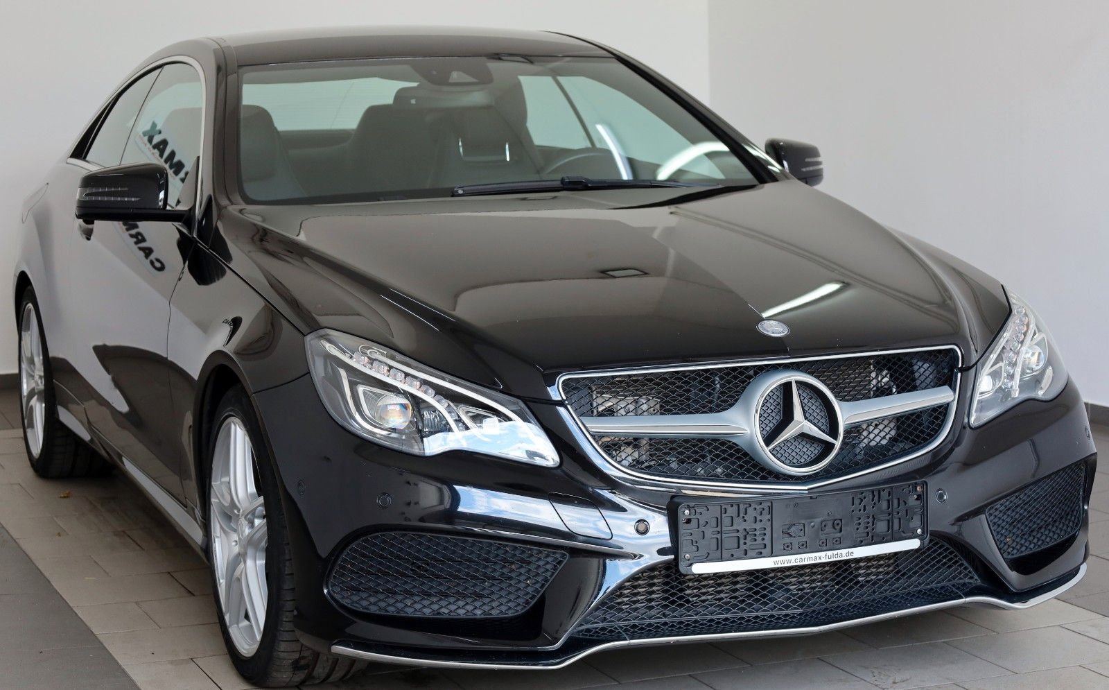 Fahrzeugabbildung Mercedes-Benz E 350d Coupe AMG Line Leder,Navi,LED,Kamera,SH
