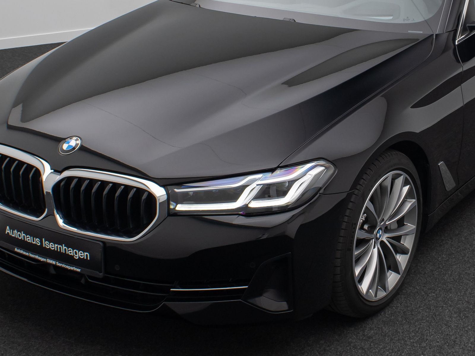 Fahrzeugabbildung BMW 530d xD Kamera DAB Laser HUD Belüft Panorama 19"