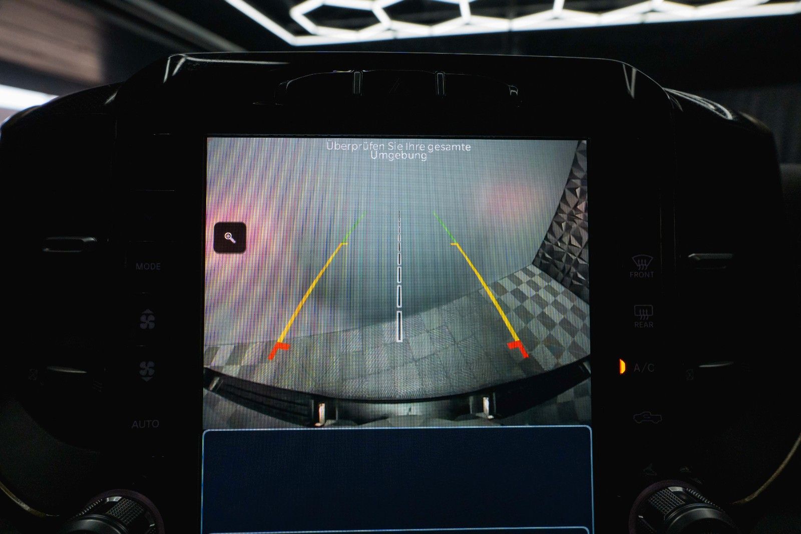 Fahrzeugabbildung Dodge RAM 5.7 V8 HEMI 4x4 Offroad BLACK EDITION  LPG