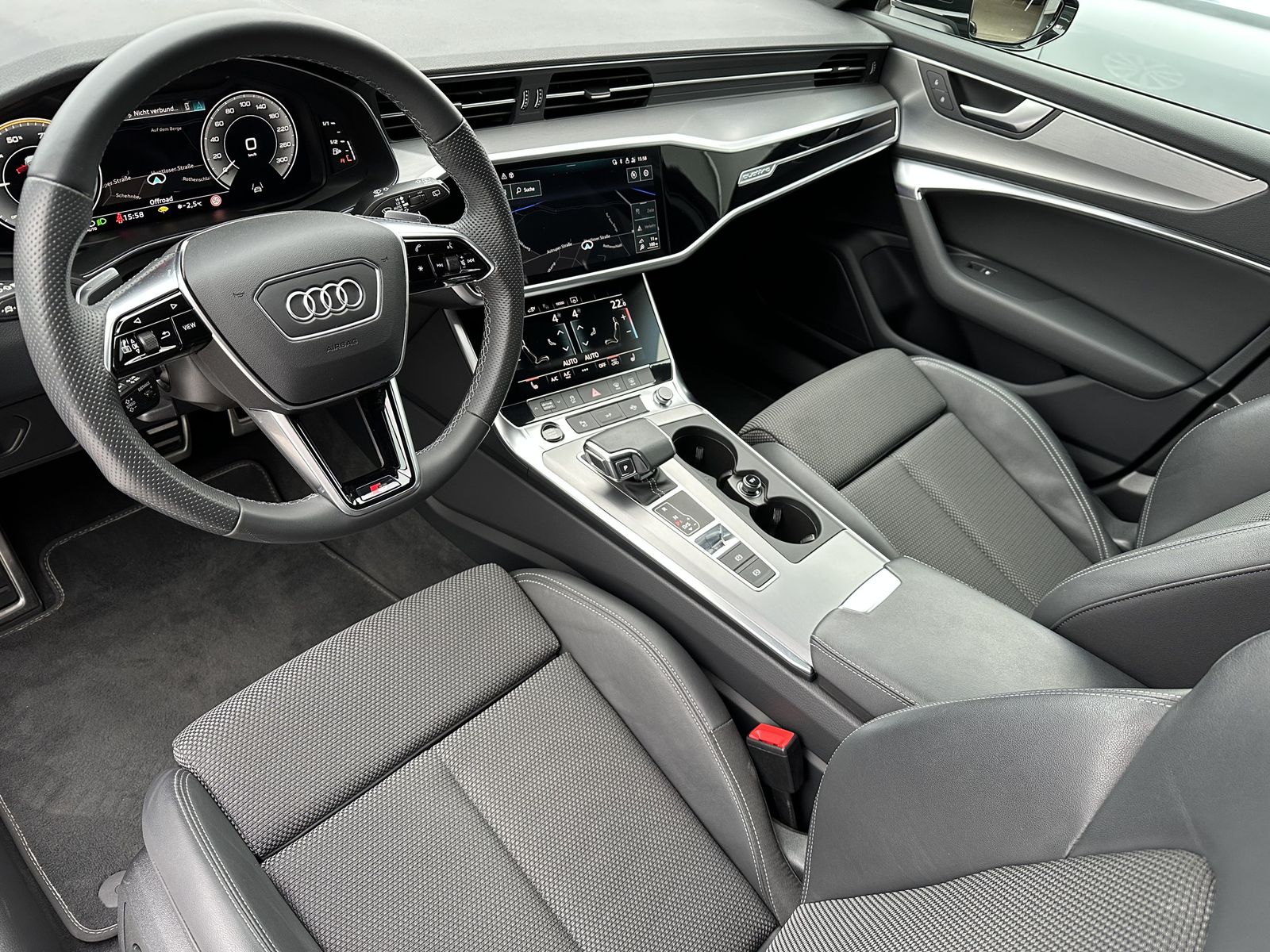 Fahrzeugabbildung Audi A6 Avant 50 TFSI e Quattro S-Line NAV+LED+AHK+VC