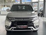 Mitsubishi Outlander PHEV Intro Edition 4WD/AUT/NAV/SHZ/ALU - Mitsubishi Outlander Edition mit Hybrid-Antrieb (Benzin/Elektro)