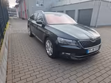 Skoda Superb 2.0 TDI SCR 140kW DSG Ambition Combi ... - Skoda Superb aus 2016 mit Diesel-Antrieb: Kombi