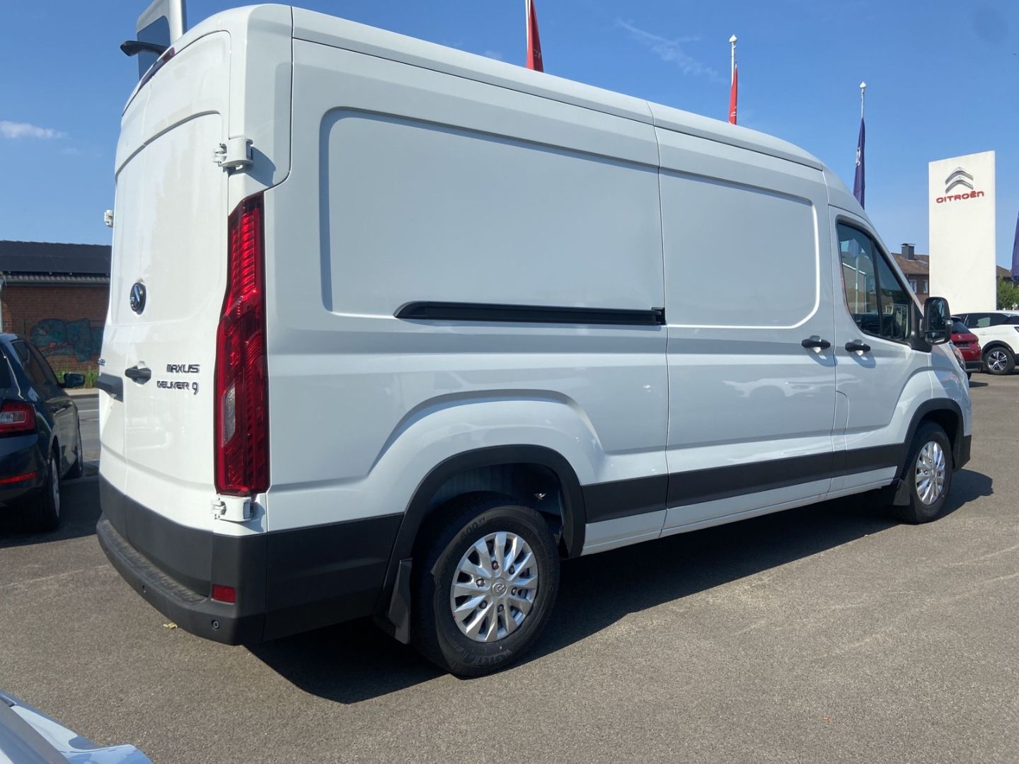 Fahrzeugabbildung Maxus Deliver9 KW 2.0 L3H2 FWD Luxury LED CarPlay DAB