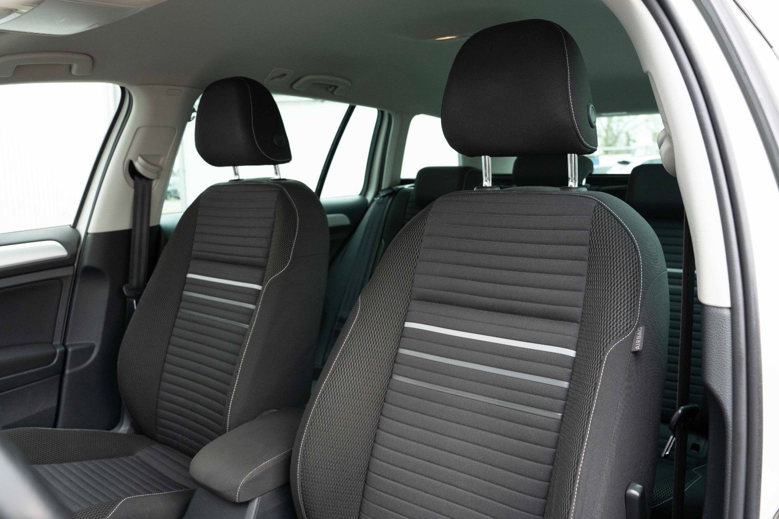 Fahrzeugabbildung Volkswagen GOLF VII VARIANT 2.0 TDI CUP XENON DSG