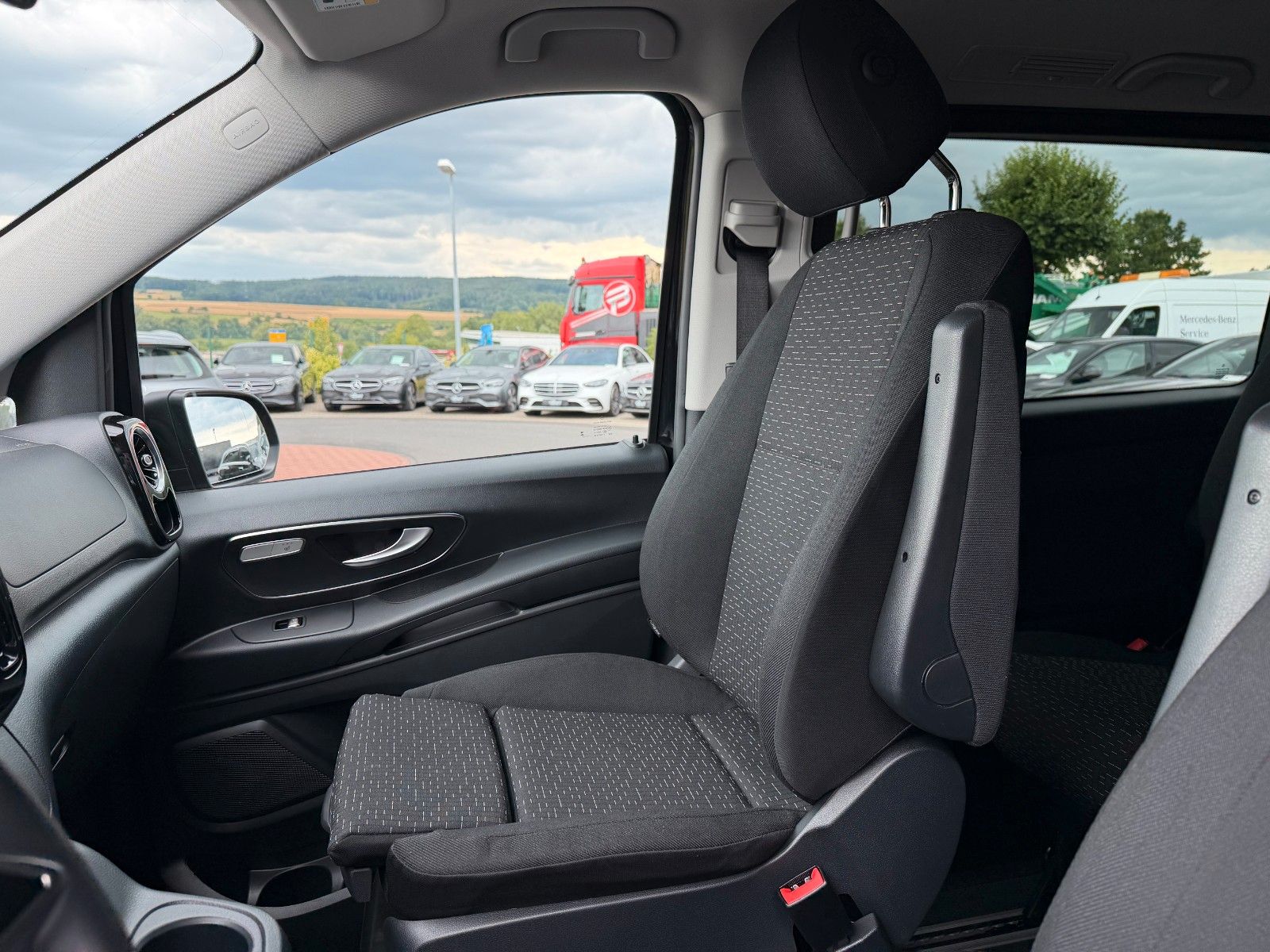 Fahrzeugabbildung Mercedes-Benz Vito 116 CDI 9G Tourer Pro AHK2,5to Kamera