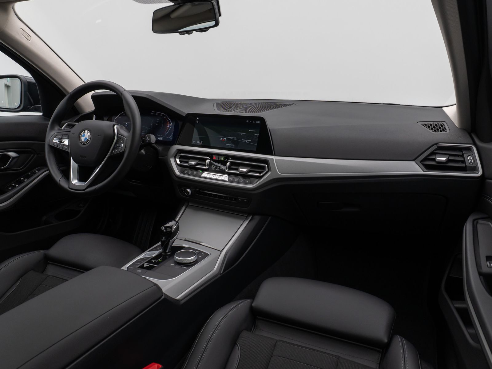 Fahrzeugabbildung BMW 318i GeschwindigReg DAB Alarm Kamera Sportsitz