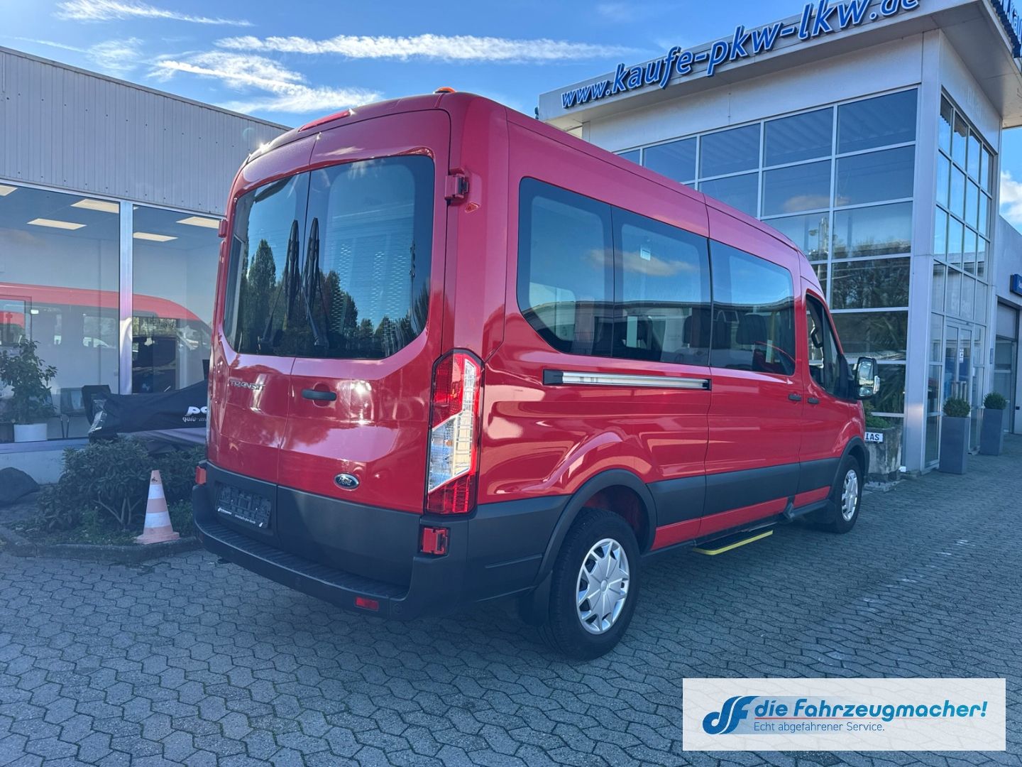 Fahrzeugabbildung Ford Transit Kombi 350 L3 Trend Behindertengerecht*74