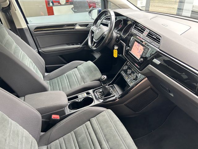 Fahrzeugabbildung Volkswagen Touran Highline 2.0TDI + Navi+ Panorama GHS+ergo