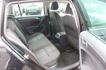 Volkswagen Golf - 11