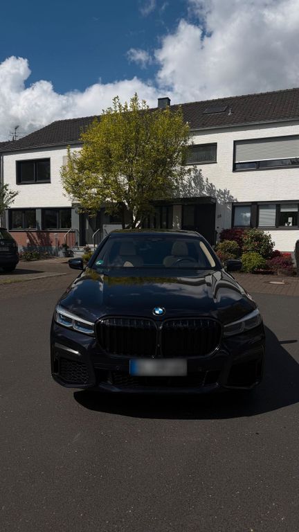 Image of BMW 750