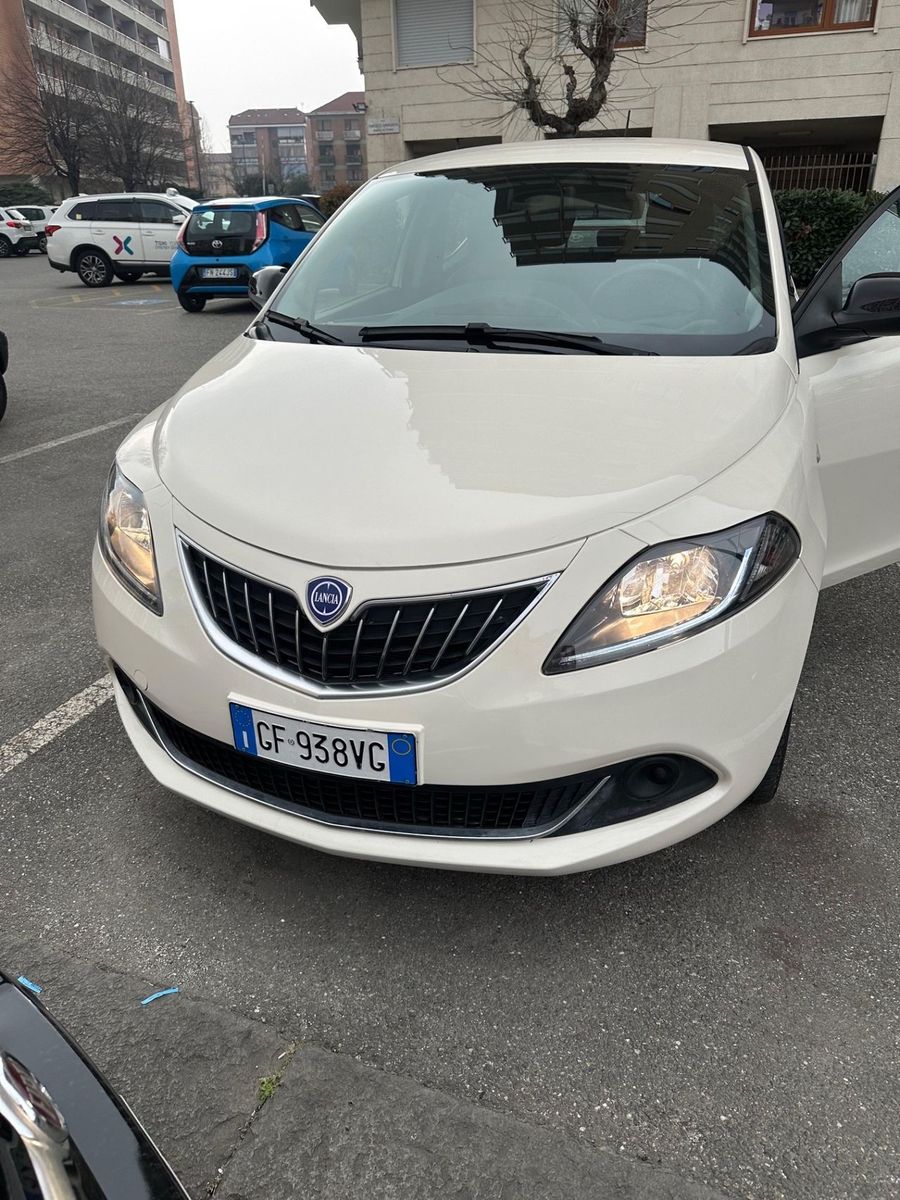LANCIA Ypsilon