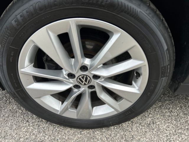 Fahrzeugabbildung Volkswagen Taigo MOVE 1,0 TSI IQDRIVE NAVI LED-MATRIX DCP S