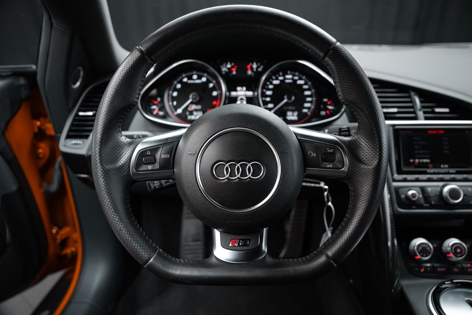 Fahrzeugabbildung Audi R8 Coupé HANDSCHALTUNG/B&O/CAM