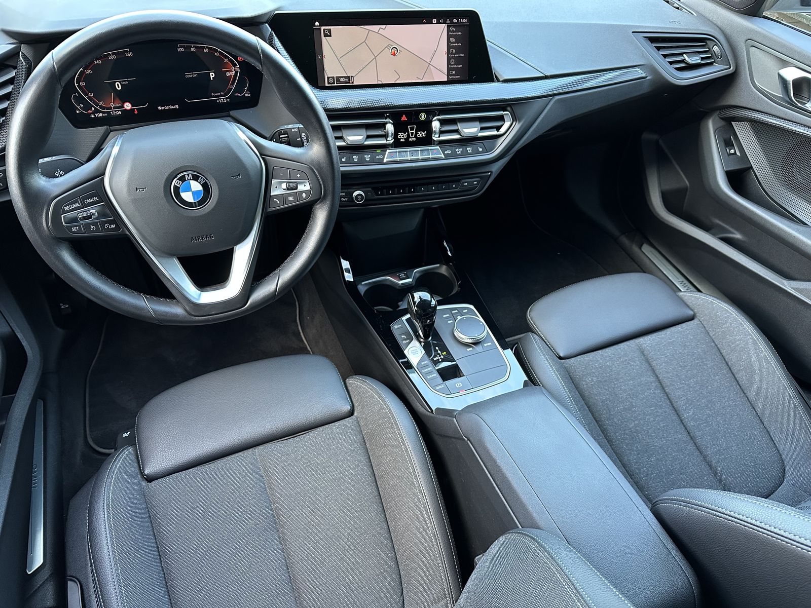 Fahrzeugabbildung BMW 118i 5-Türer Aut. Sport-Line NAV+LED+HIFI+17ZOLL