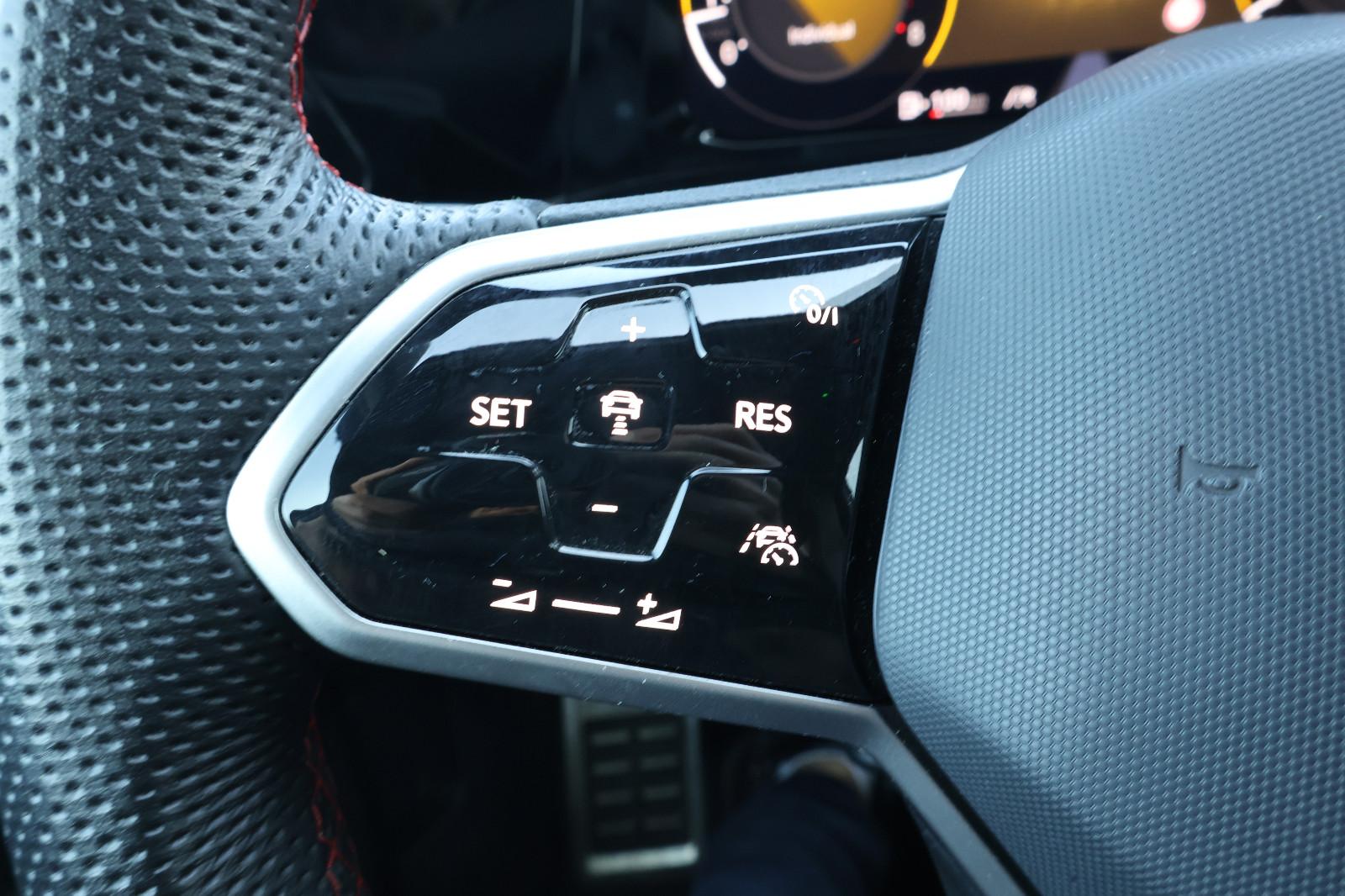 Volkswagen Golf VIII GTI 2.0 TSI AID+ACC+LED+AMBIENT+19", миниатюра 10