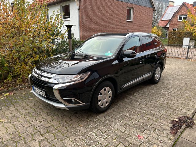 Mitsubishi Outlander 2.0 MIVEC ClearTec SUV-Star 2WD SU...