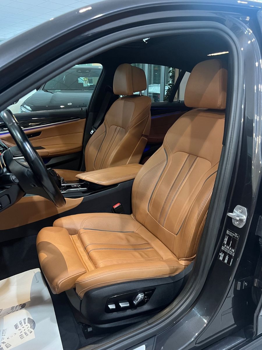 Fahrzeugabbildung BMW 530 d Lim. Luxury Line M Sport optik